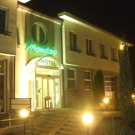Mondeo Prague Hotel Exterior photo