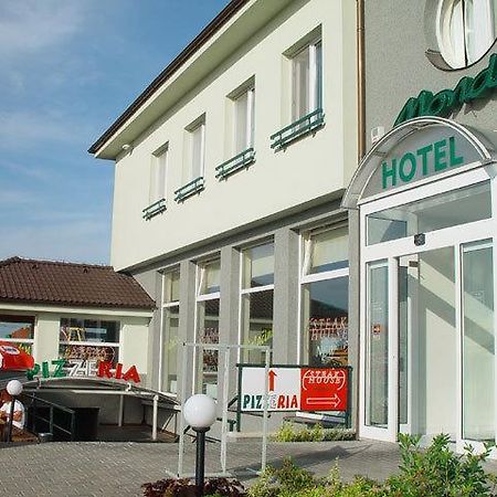 Mondeo Prague Hotel Exterior photo