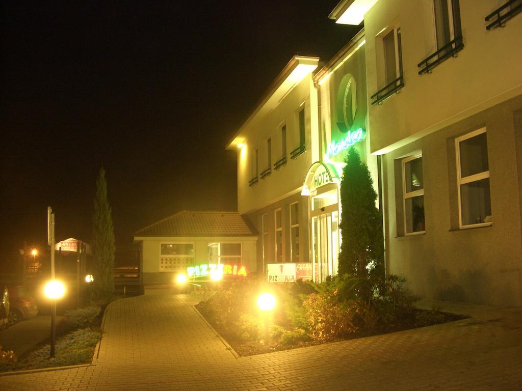 Mondeo Prague Hotel Exterior photo