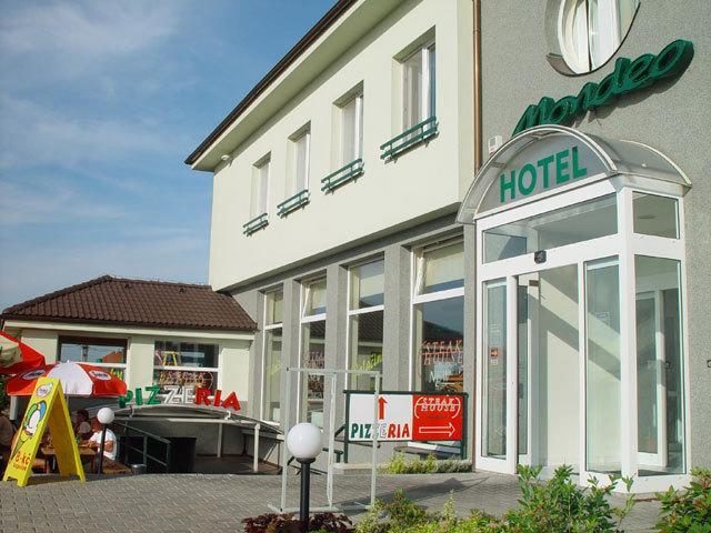 Mondeo Prague Hotel Exterior photo