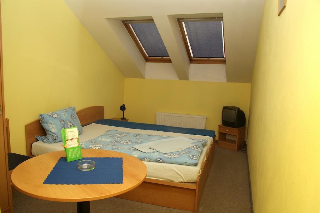 Mondeo Prague Hotel Room photo